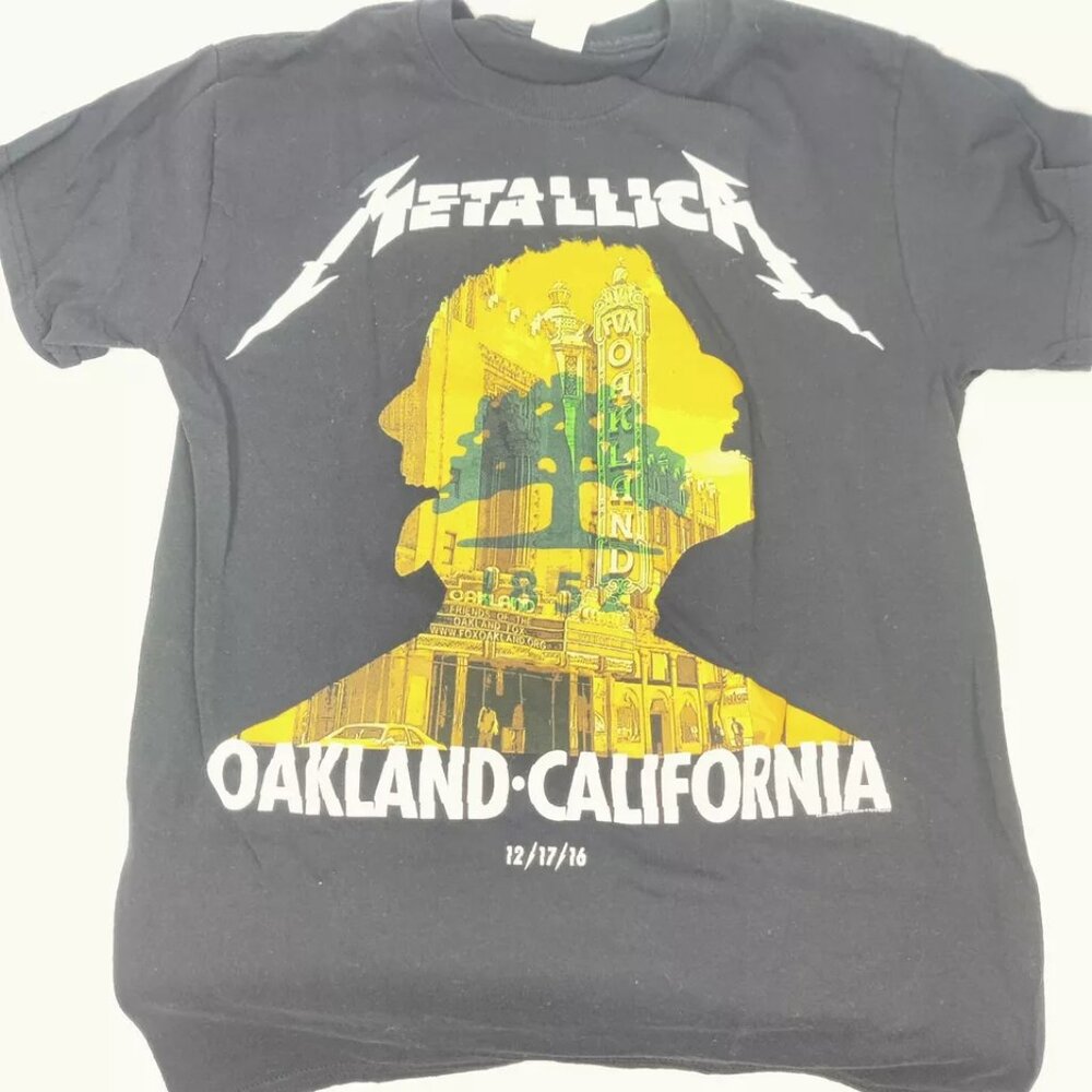 Metallica Concert Shirt Oakland Fox Theater 12/17/16 December 2016 CA t-shirt SM